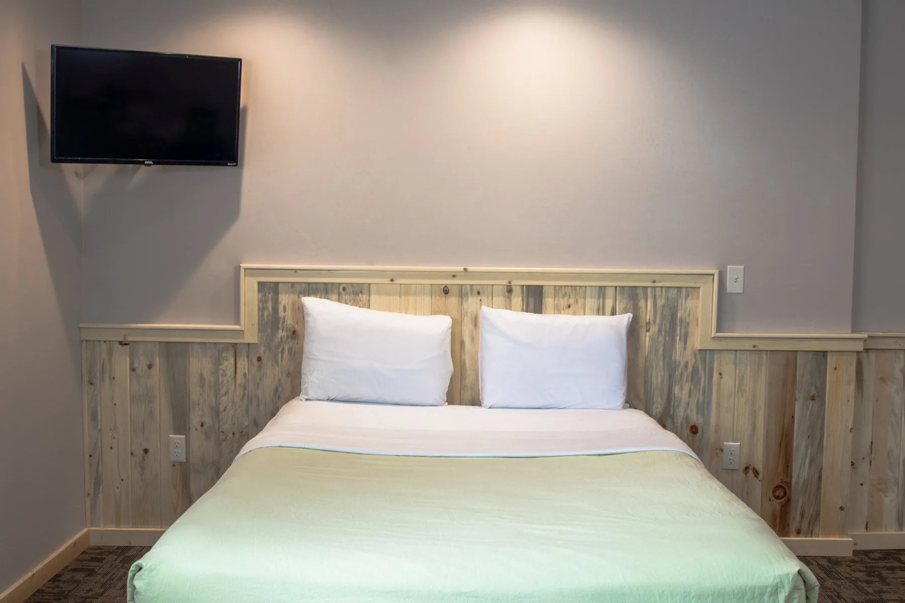 Prospector Motel room with two queen beds